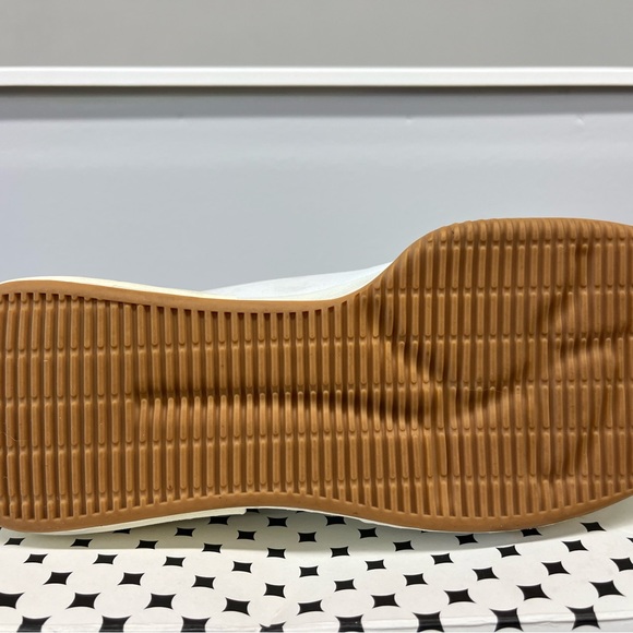 Only worn once- adidias stella mccartney treino mid size 9 - Picture 9 of 15